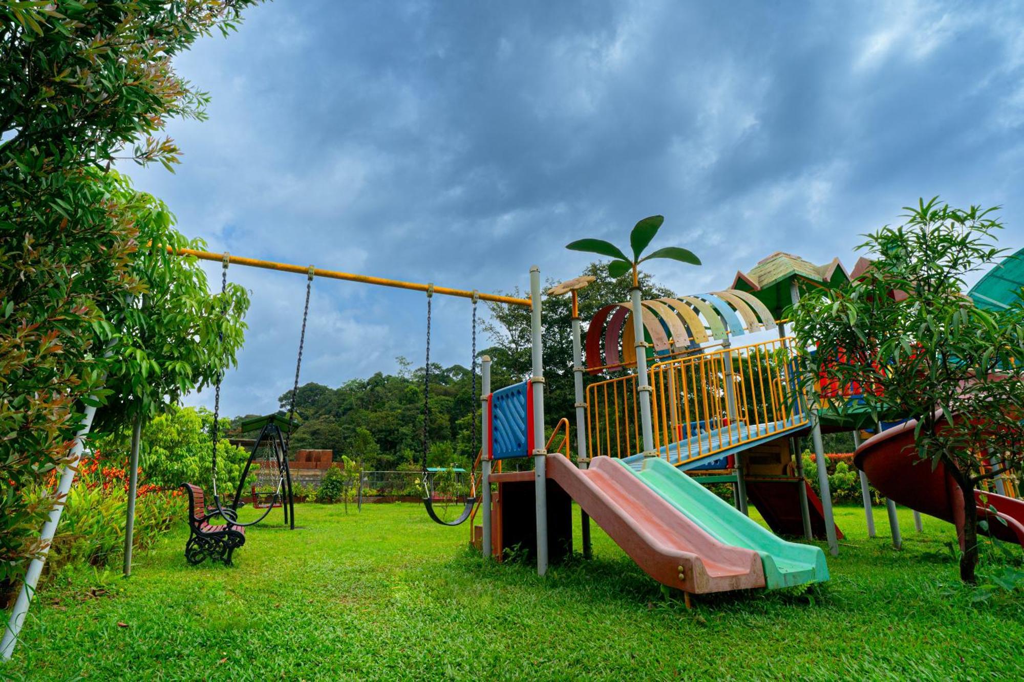 The Sanihara Hotel & Resort Vythiri Exterior photo