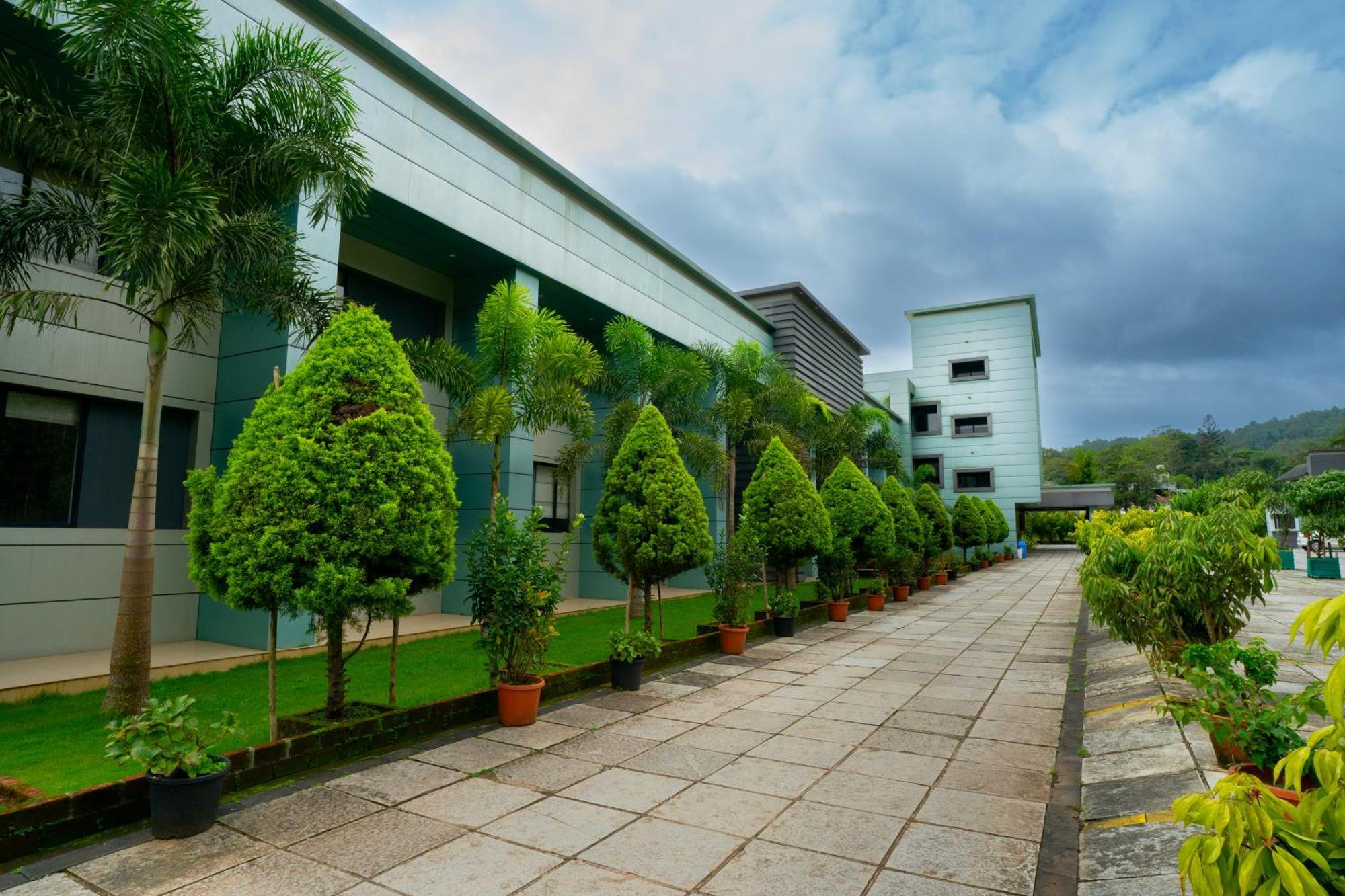 The Sanihara Hotel & Resort Vythiri Exterior photo